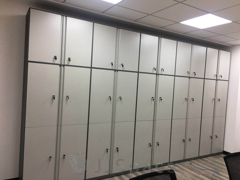 國鍵鑫興（北京）家具有限公司為嘉友國際物流 辦公家具會議室工位案例。