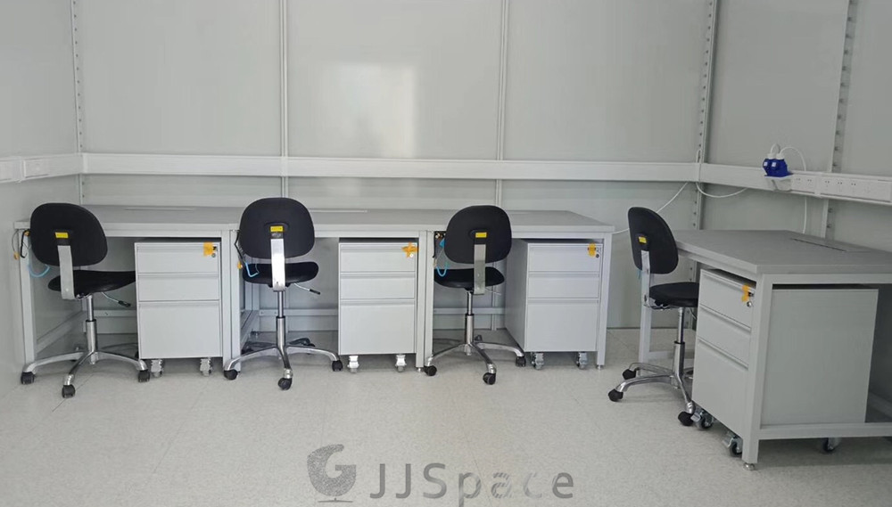 國鍵鑫興（北京）家具有限公司為小米研發(fā)測試中心提供工位和儲物等辦公家具的案例。